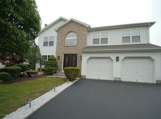 57 Diamond Ln, Howell, NJ 07731