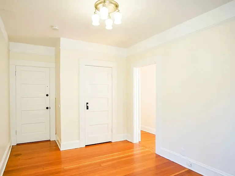 2356 NW Irving St — Photo 6