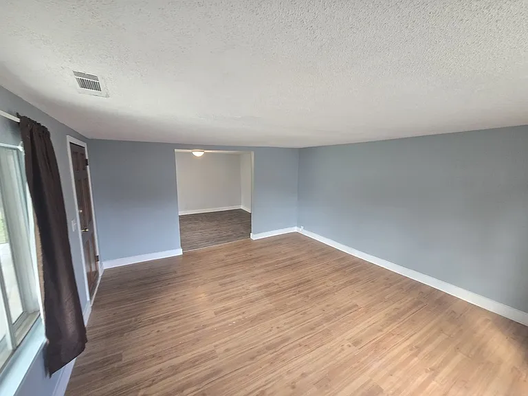 1007 Olsen Ave — Photo 17