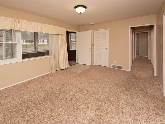 4th image of 1041 Darwood Ave