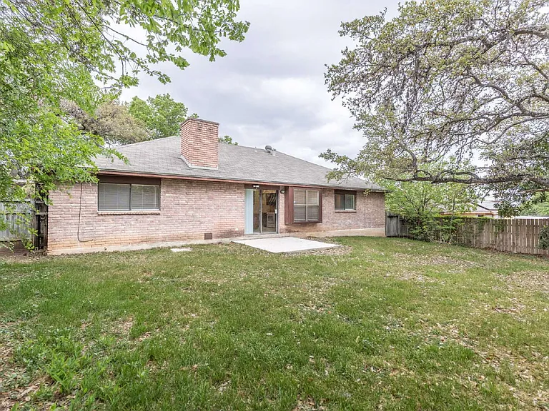 7750 Crooked Road St — Photo 28