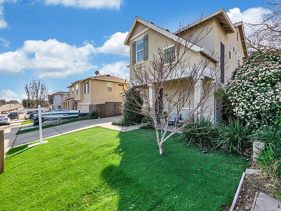 4th image of 4048 Crumley Way