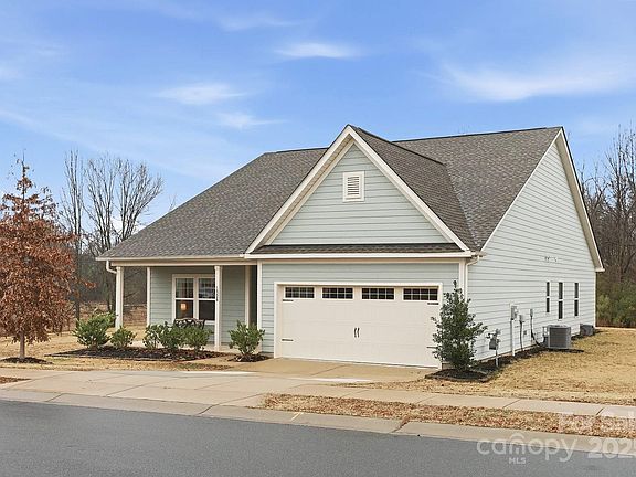 2nd image of 1328 Oakhurst Dr