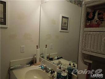 3rd image of 138 Robbins Way Dr