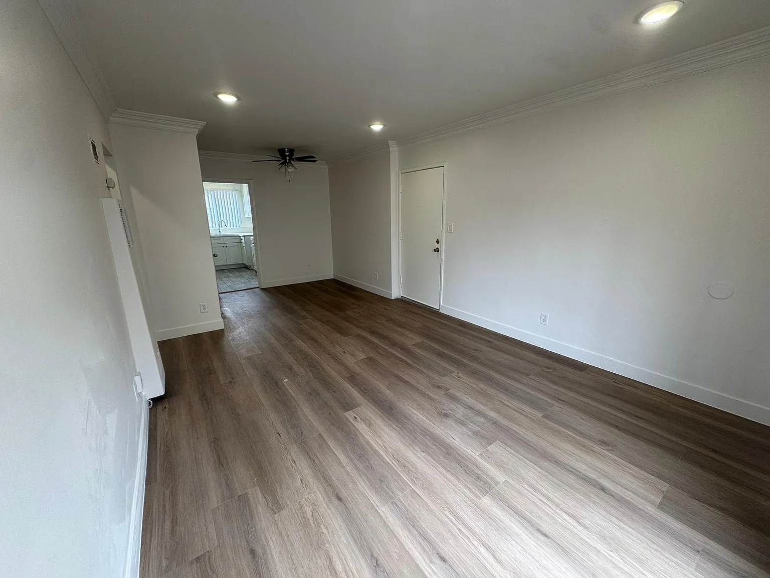 1 bed, 650 sqft, $2,100 — Photo 3