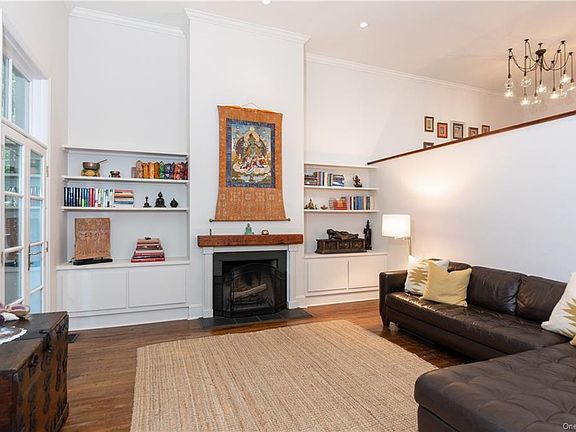 3rd image of 152 Broadway Unit 17