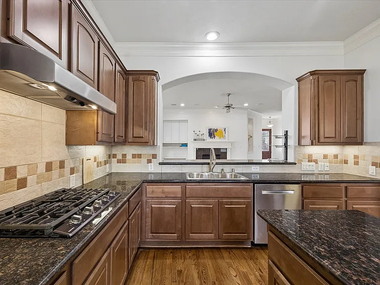 7608 Janak Dr — Photo 6