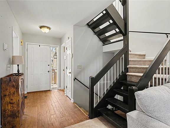 5th image of 5367 Larch Ct