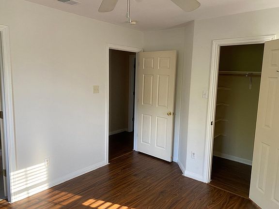 4th image of 2912 Thrushwood Dr #B
