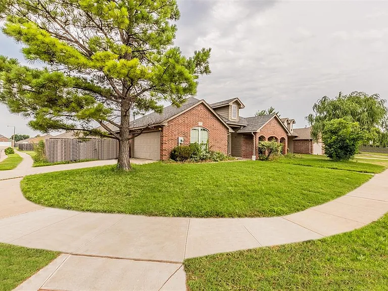 2505 Rookhaven Ln — Photo 1