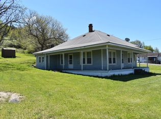 8825 Sewell Creek Rd, Meadow Bridge, WV 25976