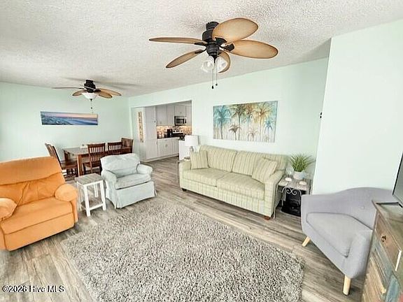 5th image of 511 N Carolina Beach Avenue N Unit 4