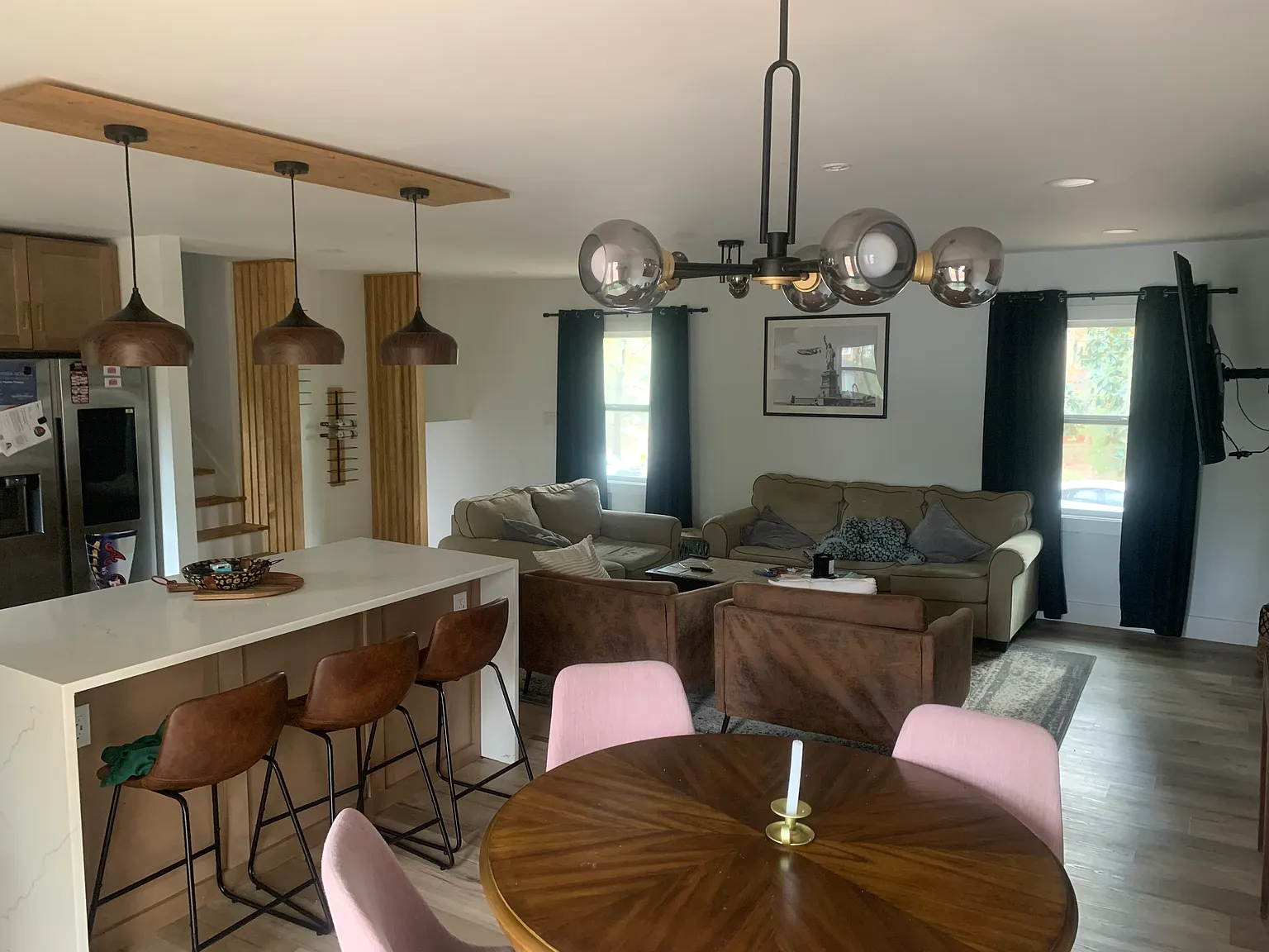 5 bed, 2333 sqft, $900 — Photo 2