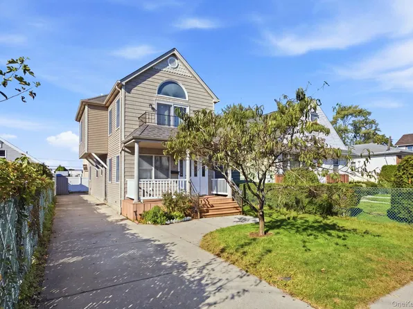 33 3rd Avenue, New Hyde Park, NY 11040