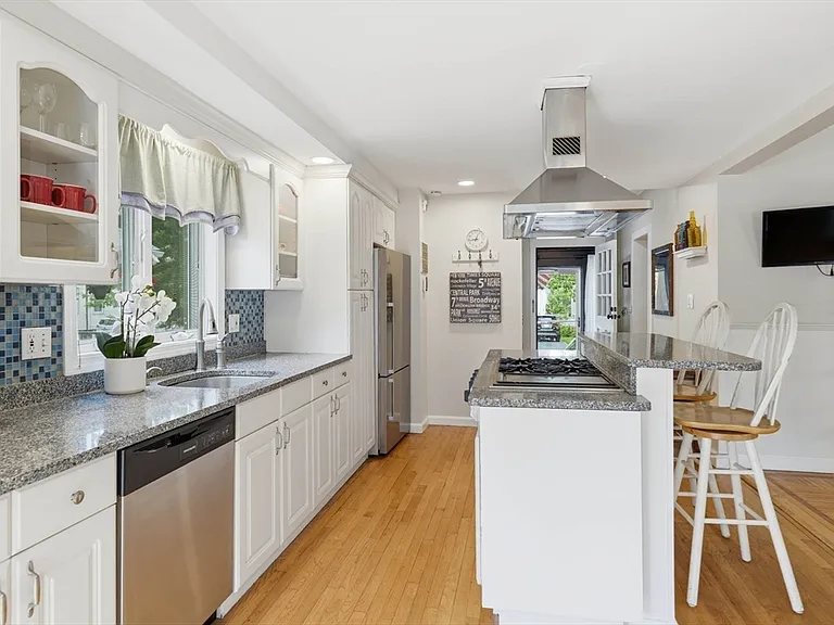 20A Raymond St #1 — Photo 16