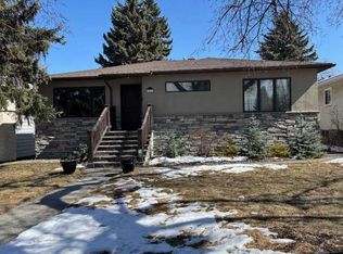 3040 W 26th St SW, Calgary, AB T3E 2B5