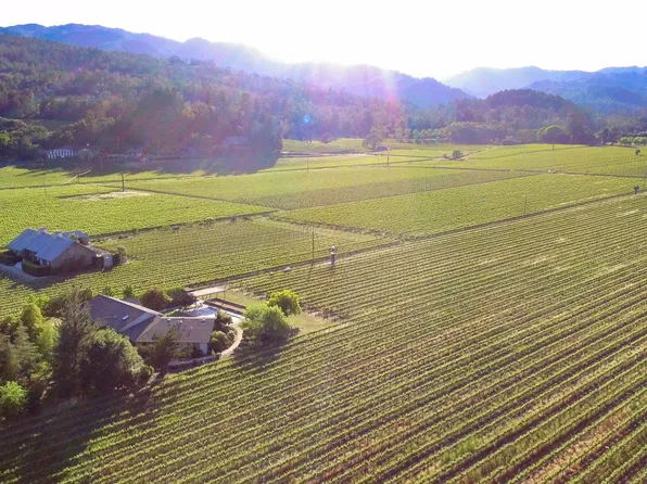 1765 Zinfandel Ln, Saint Helena, CA 94574