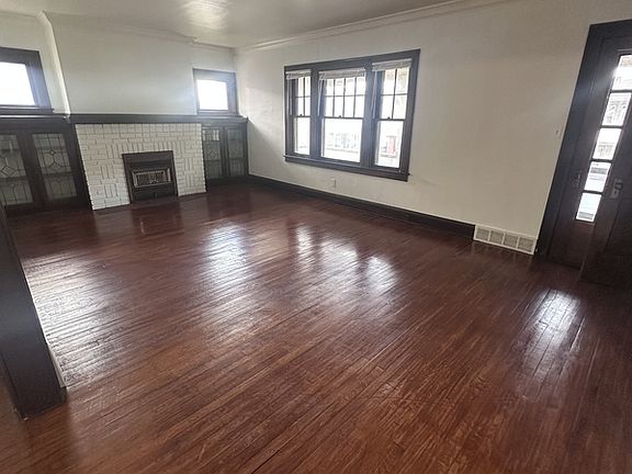 4th image of 4901 E 111th St #Up