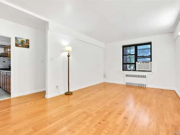 141-16 25th Road #2A, Flushing, NY 11354