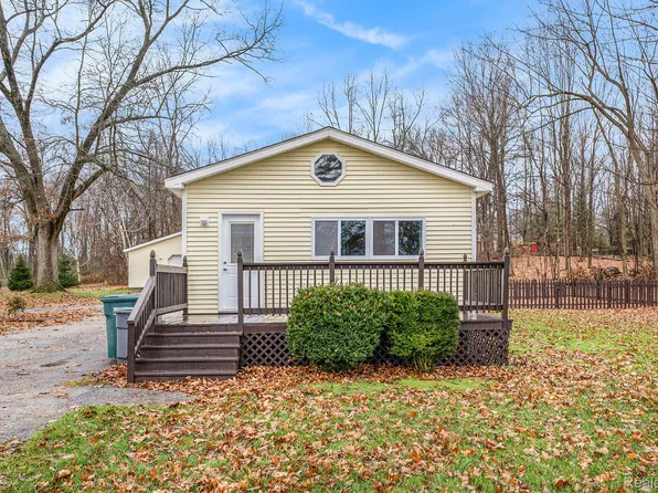 283 Columbiaville Rd, Columbiaville, MI 48421