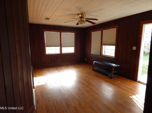 463 Monticello St, Bogue Chitto, MS 39629