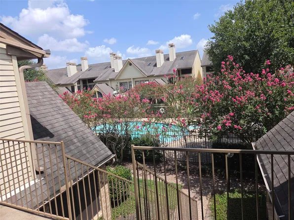 2425 Holly Hall St APT B36, Houston, TX 77054