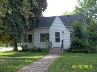 1912 16th Ave, Menominee, MI 49858