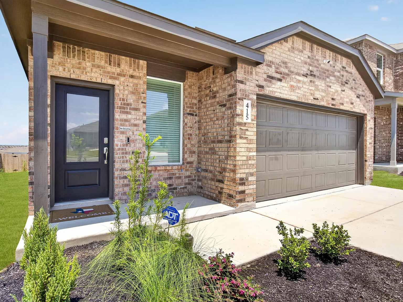 4 bed, 1795 sqft, $1,975 — Photo 3