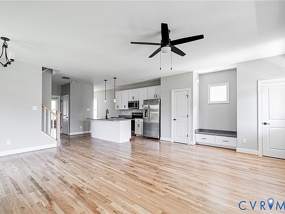 4th image of 1904 Wood St