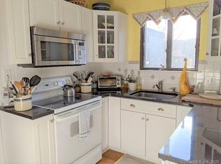 13 Heritage Cir #B, Southbury, CT 06488
