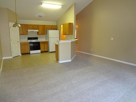 4th image of 35 Rosepetal Ln