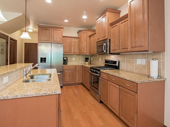 3rd image of 5565 Old Settler Dr