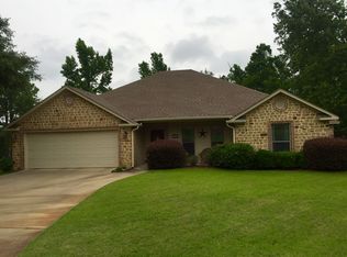 705 Woodhaven St, White Oak, TX 75693
