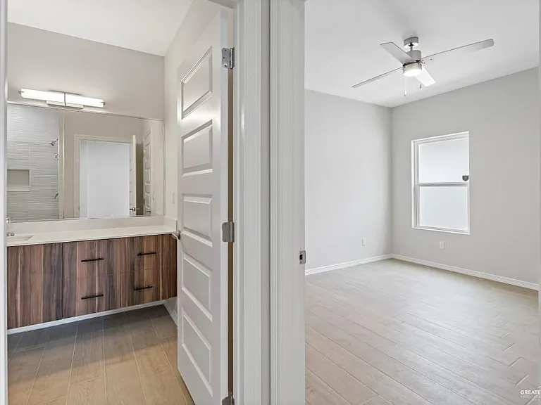 2901 W Driftwood St #1 — Photo 7