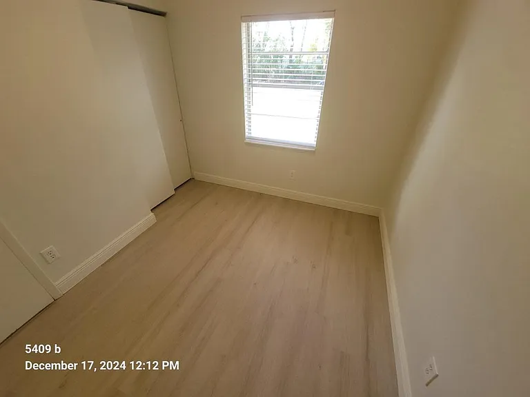 5409 McLeod Dr #B — Photo 5