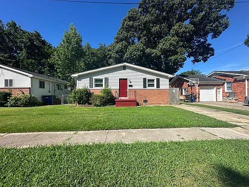 2425 Juniper St Photo 1