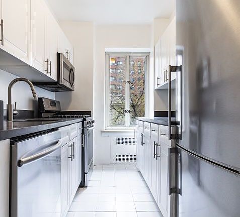 3rd image of 36 E 36th St APT 5D