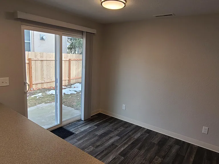 806 W Brumback St — Photo 8