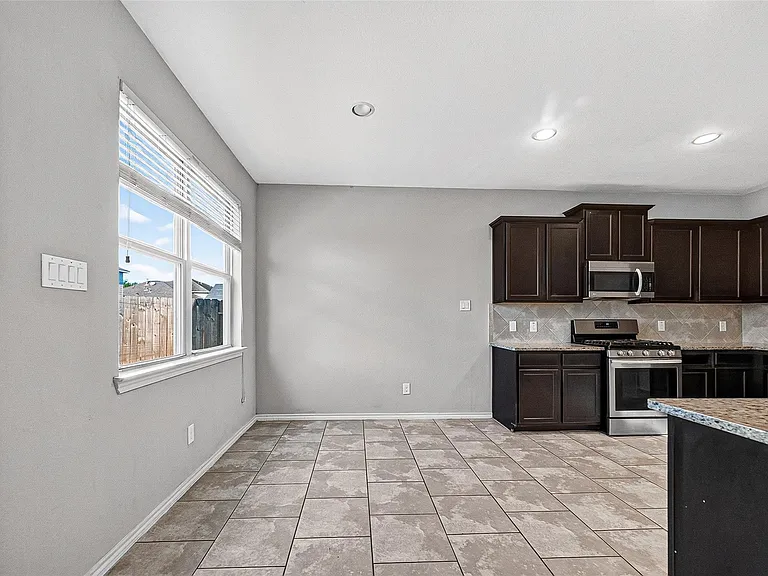 1326 Seagler Pond Ln — Photo 16