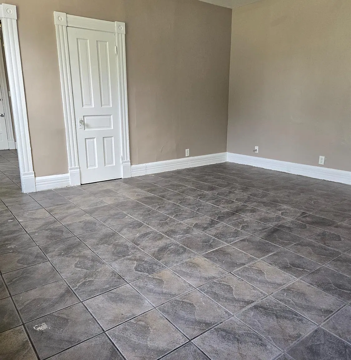 4 bed, 1.5 bath, 1504 sqft, $1,500 — Photo 2