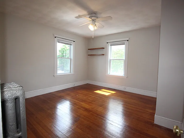 63 Foster St — Photo 8