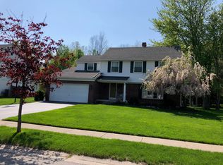 18 Prestonwood Ln, East Amherst, NY 14051