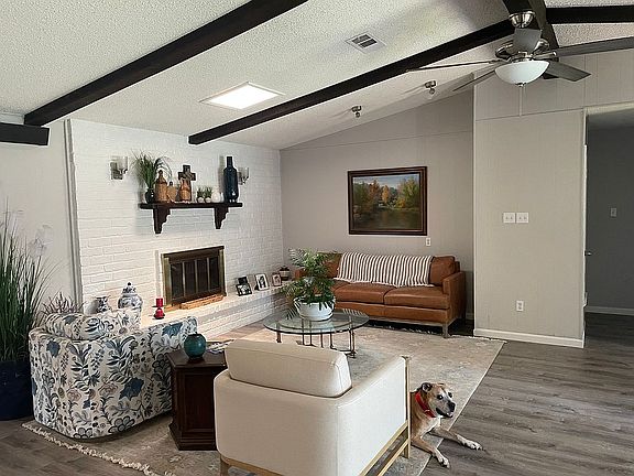 3rd image of 1385 Poppy Ln