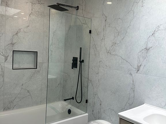 4th image of 401 Taraval St #401