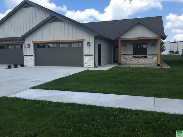 481 Larkspur Way, Sheldon, IA 51201