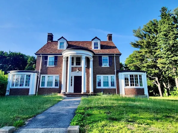 37 Harrison St, Taunton, MA 02780