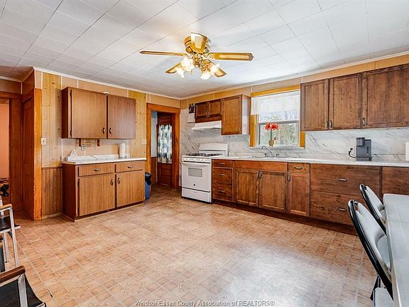 4th image of 54 Setterington St