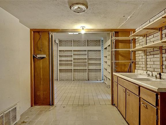 4th image of 1813 Willowwood St