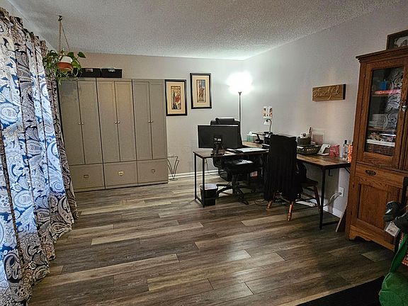 3rd image of 357 Mulberry Way W