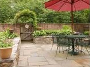 3181 Lindenwood Ln, Fairfax, VA 22031